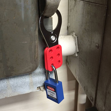 上鎖掛牌搭扣使用圖